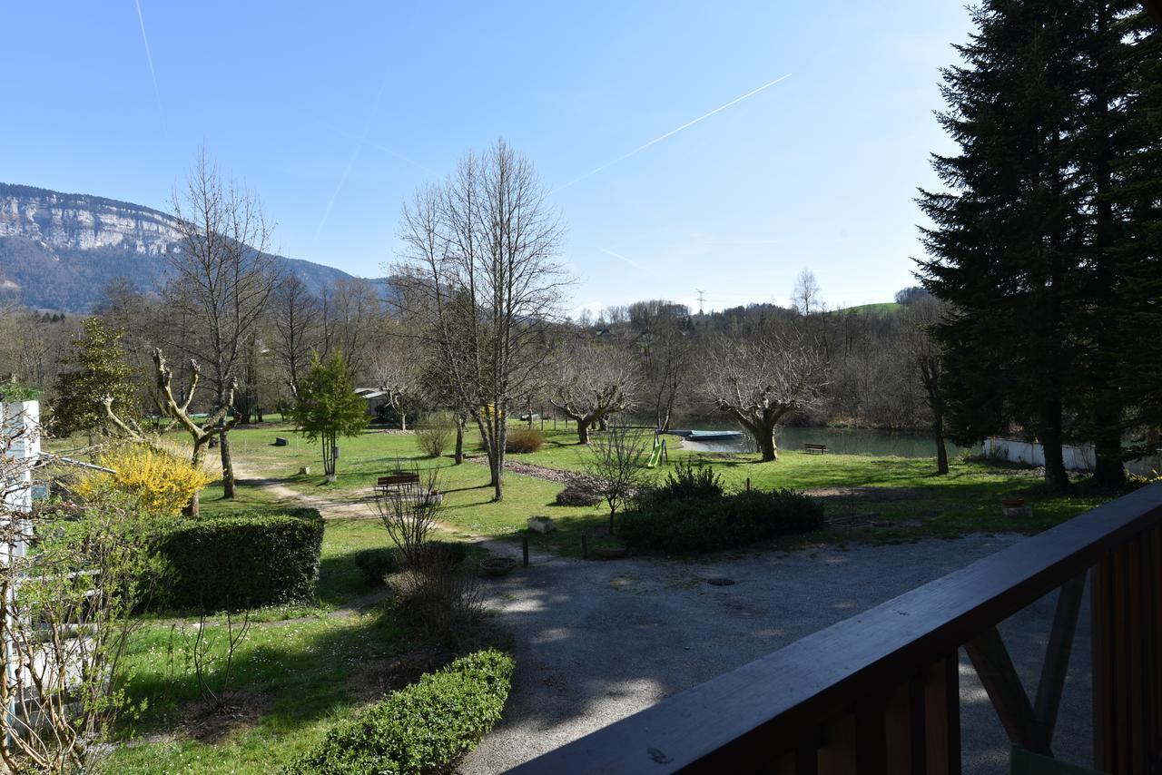 Les Lodges Du Lac Saint-Alban-de-Montbel Exterior foto