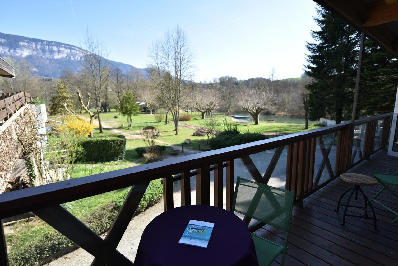Les Lodges Du Lac Saint-Alban-de-Montbel Cameră foto